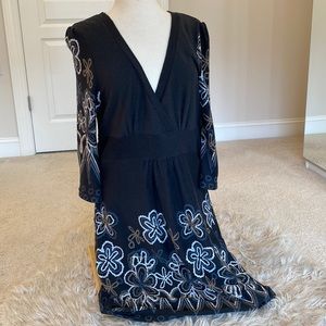 Sacred Thread - V-Neck knit dress tie-back with embroidery - Size L